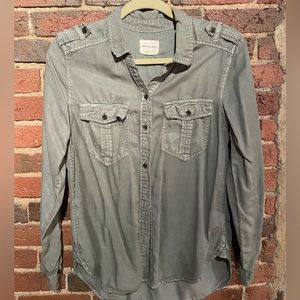 American eagle button down